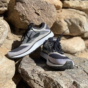 Brooks Women's Revel Running Shoe Size 7